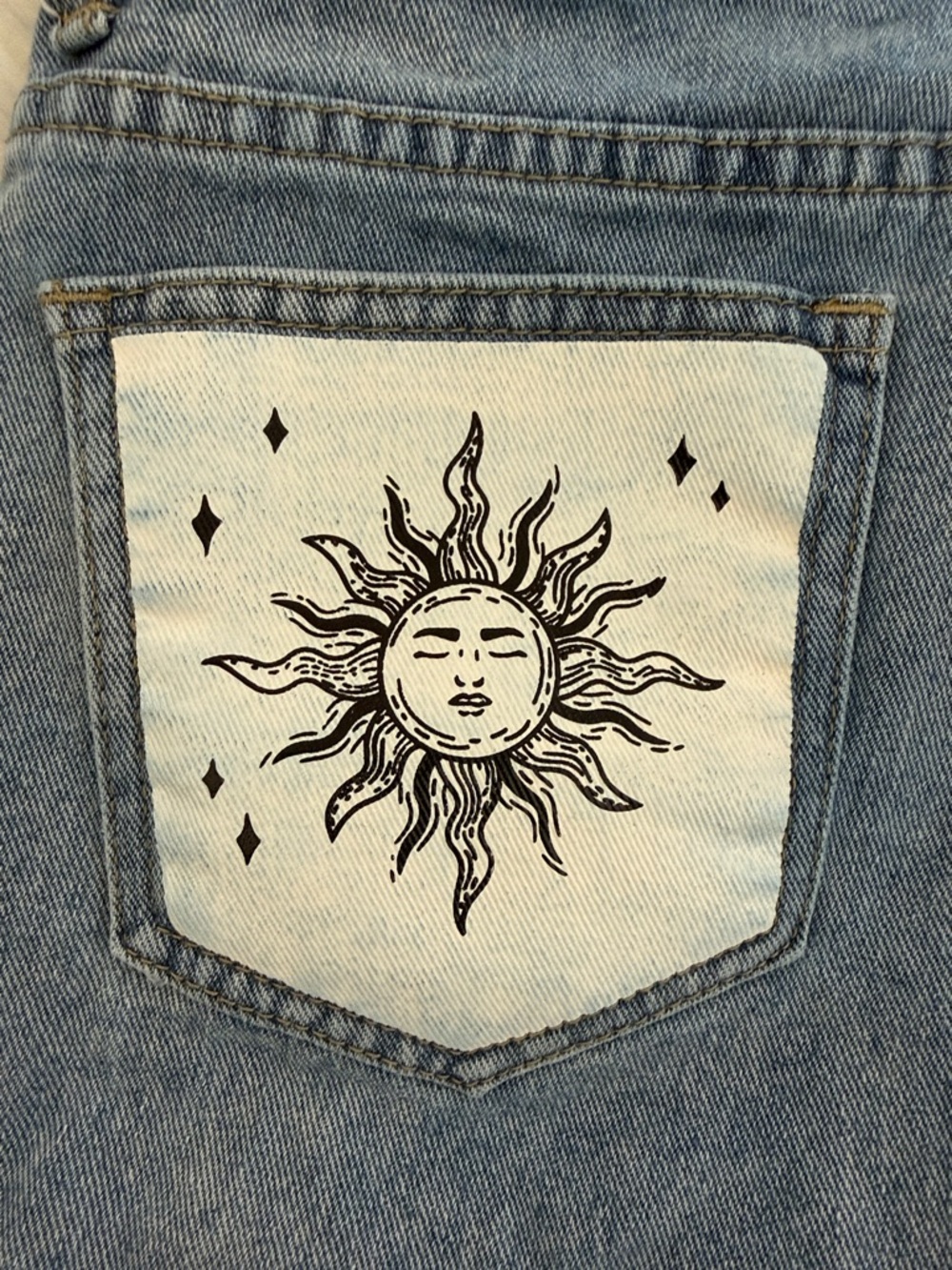 SHEIN Celestial Sun Moon Patch Denim Shorts Size Large Distressed Cutoff Shorts - Picture 7 of 8